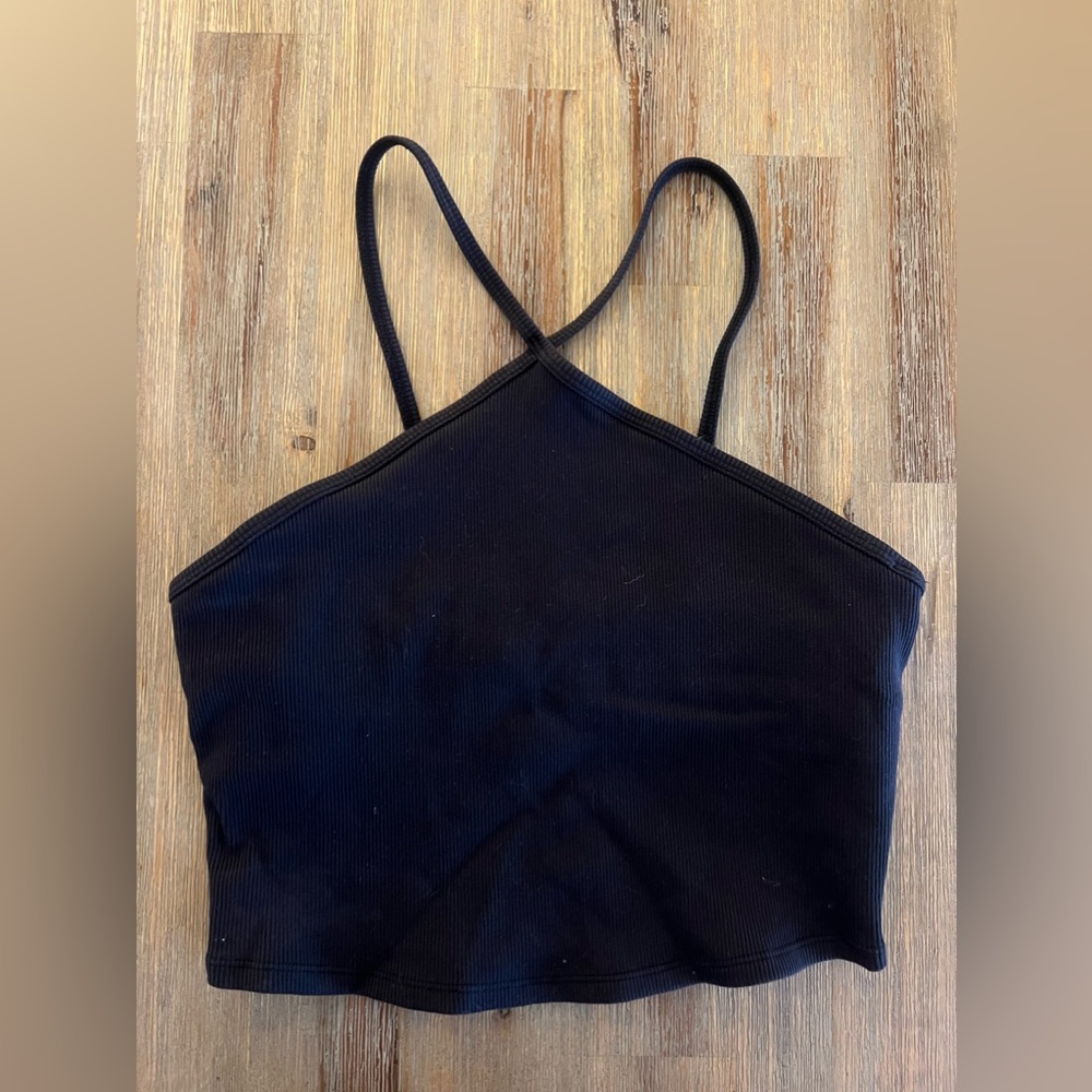 ALO - Goddess Ribbed Cross Crop Top